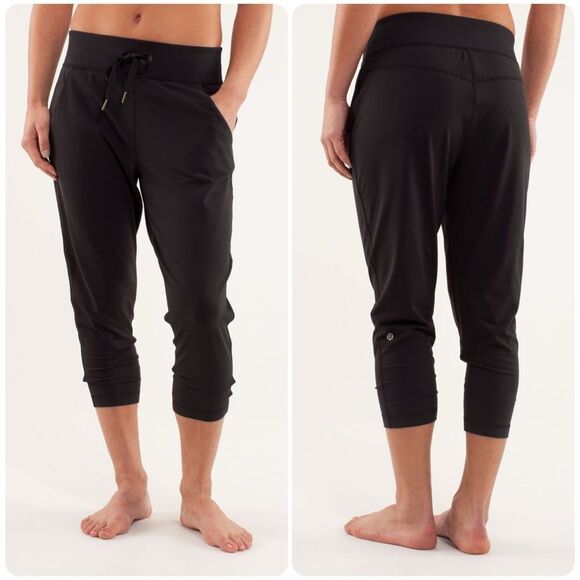 Lululemon Free Fall Crop Jogger in Black | Size 4 - Picture 1 of 5